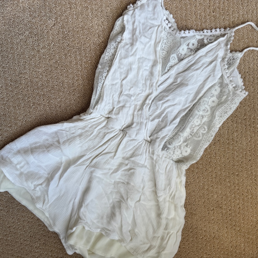 Chic White Lace Women's Romper